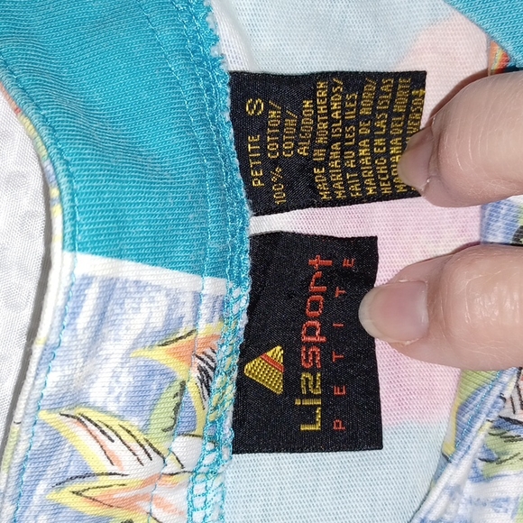 ☀️LizSport Petite Tropical Print Tee - Picture 4 of 5